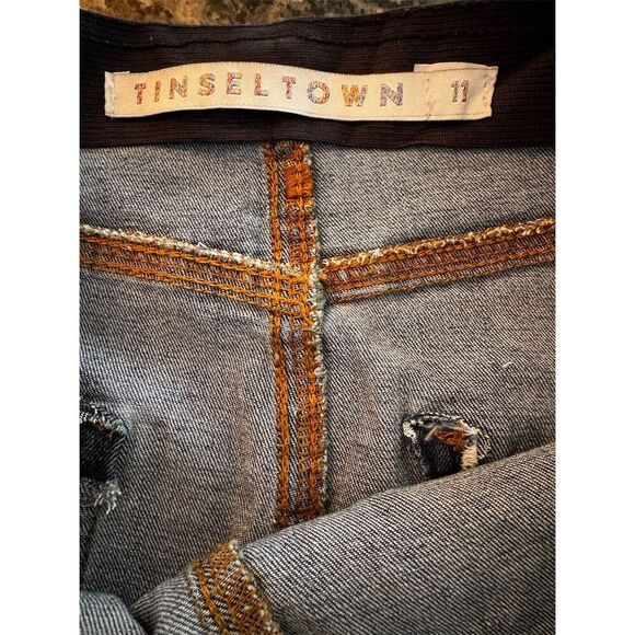 Tinseltown Women's Size 11 Blue Flare Pull-On Jeans Medium Wash - Picture 11 of 15